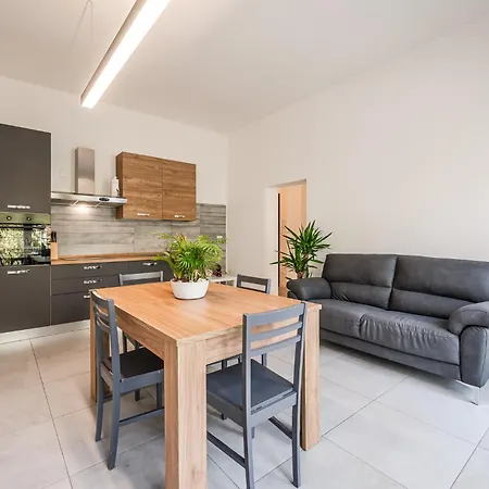 Lejlighed Rivazza - Free Wifi, Air Conditioning & Private Parking