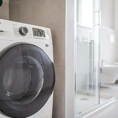 Rivazza - Free Wifi, Air Conditioning & Private Parking * إيمولا