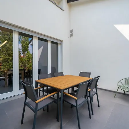 شقة Rivazza - Free Wifi, Air Conditioning & Private Parking *