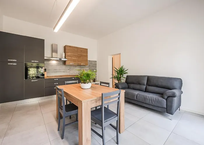 Apartment Rivazza - Free Wifi, Air Conditioning & Private Parking