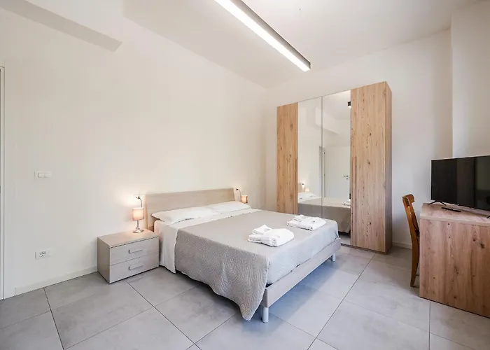 Rivazza - Free Wifi, Air Conditioning & Private Parking Apartment