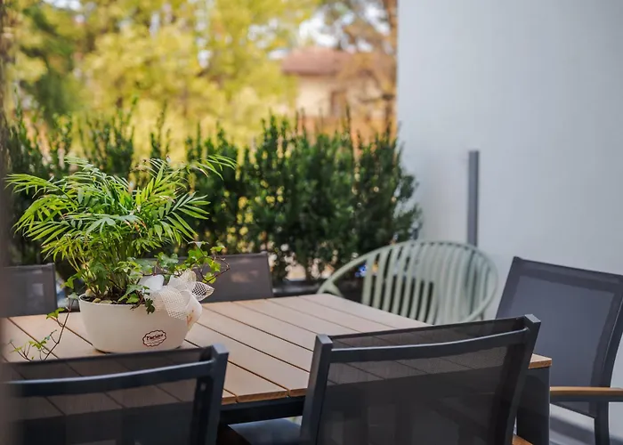 Apartmán Rivazza - Free Wifi, Air Conditioning & Private Parking *